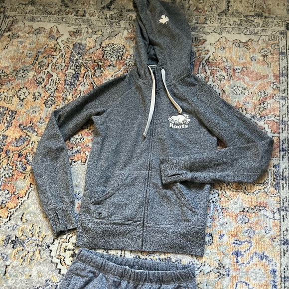 Roots Canada Full Sweatsuit (jacket & pants) Size XXS - Fast shipping ⚡️📦 - Picture 4 of 7